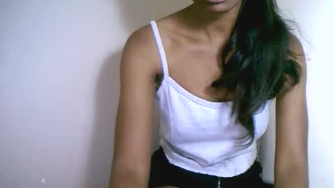 Snapshot of prettiethalia chatting on 11/03/25, 07:04 prettiethalia online show from 11/03/25, 07:04