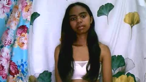 Snapshot of prettiethalia chatting on 12/05/25, 07:10 prettiethalia online show from 12/05/25, 07:10