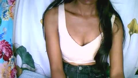 Snapshot of prettiethalia chatting on 12/15/25, 09:41 prettiethalia online show from 12/15/25, 09:41