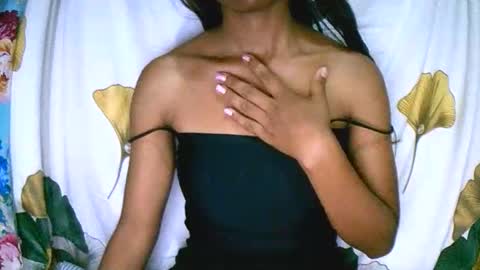 Snapshot of prettiethalia chatting on 12/16/25, 06:02 prettiethalia online show from 12/16/25, 06:02