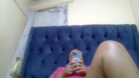 Snapshot of pretty1_lioness chatting on 02/18/26, 09:05 pretty1_lioness online show from 02/18/26, 09:05