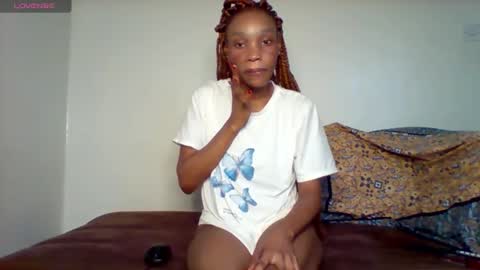 Snapshot of pretty253 chatting on 05/15/26, 06:42 pretty253 online show from 05/15/26, 06:42