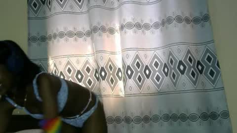 Snapshot of pretty__lisa chatting on 12/23/25, 06:44 pretty__lisa online show from 12/23/25, 06:44