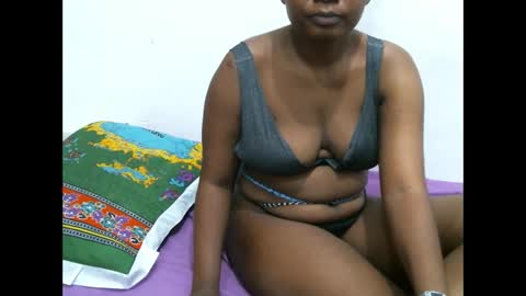 Snapshot of pretty_berbie chatting on 05/29/26, 03:59 eunice online show from 05/29/26, 03:59