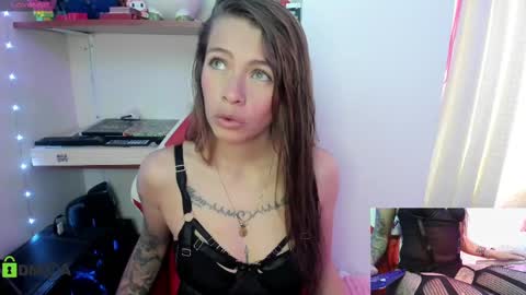 Snapshot of pretty_candysex chatting on 09/24/25, 08:34 Lisa online show from 09/24/25, 08:34