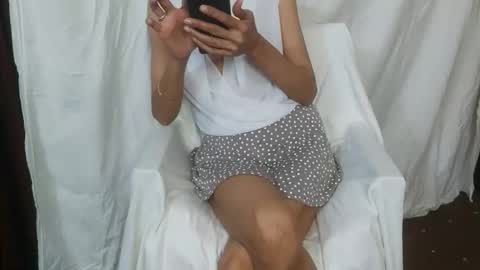 Snapshot of pretty_cat1 chatting on 10/04/25, 08:18 pretty_cat1 online show from 10/04/25, 08:18