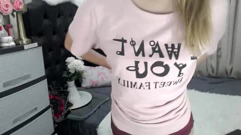 Snapshot of pretty_chikana chatting on 02/27/26, 02:11 Chikana online show from 02/27/26, 02:11