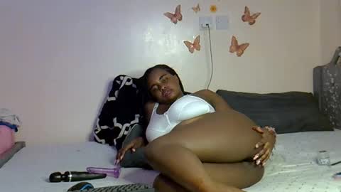 pretty_daina3 online show from 11/05/25, 06:30