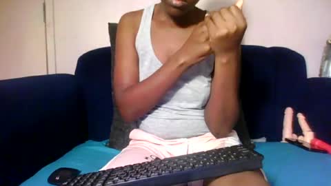 Snapshot of pretty_ebony23 chatting on 06/19/26, 06:01 chocolatebby90 online show from 06/19/26, 06:01