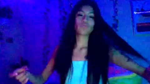 Snapshot of pretty_girl828687 chatting on 10/14/25, 04:35 pretty_girl828687 online show from 10/14/25, 04:35