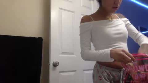 pretty_girl828687 online show from 01/06/26, 04:11