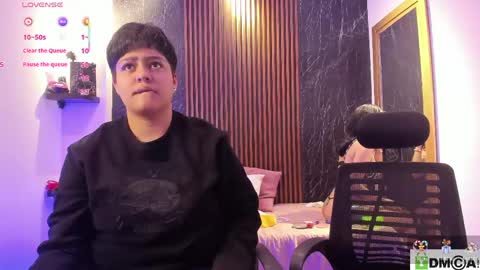 pretty_honey22 online show from 05/30/26, 08:17