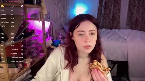 Snapshot of pretty_in_p1nk chatting on 02/10/25, 12:19 Sophie online show from 02/10/25, 12:19