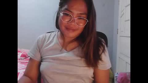 pretty_jewel05 online show from 05/20/26, 05:08