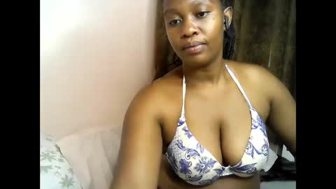 Snapshot of pretty_kylah chatting on 05/22/26, 02:40 pretty_kylah online show from 05/22/26, 02:40