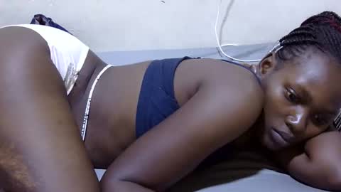 pretty_leila1 online show from 04/23/26, 01:40