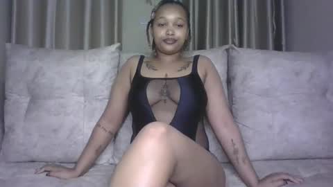 Snapshot of pretty_little_baibe chatting on 01/18/26, 09:18 Tracy online show from 01/18/26, 09:18
