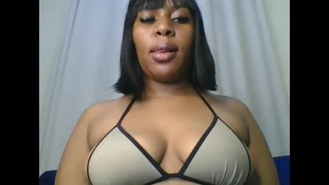 Snapshot of pretty_loreen chatting on 05/18/26, 02:07 loreen online show from 05/18/26, 02:07