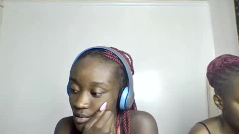 pretty luv1 online show from 03/23/26, 09:52