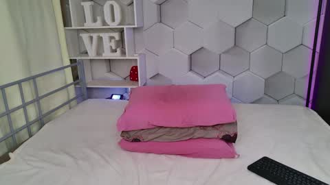 Snapshot of pretty_marta chatting on 12/27/24, 09:50 Pretty Marta online show from 12/27/24, 09:50