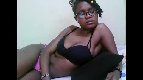 Snapshot of pretty_mellan chatting on 02/02/25, 12:13 pretty_mellan online show from 02/02/25, 12:13