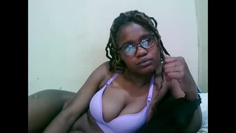 Snapshot of pretty_mellan chatting on 02/12/25, 09:42 pretty_mellan online show from 02/12/25, 09:42