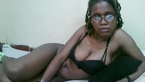 Snapshot of pretty_mellan chatting on 02/27/25, 09:36 pretty_mellan online show from 02/27/25, 09:36