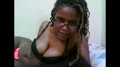 Snapshot of pretty_mellan chatting on 02/28/25, 05:37 pretty_mellan online show from 02/28/25, 05:37