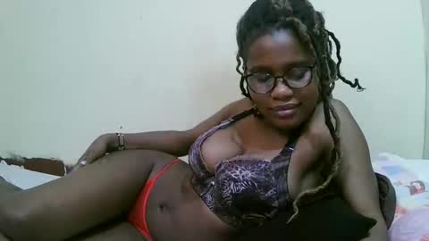 Snapshot of pretty_mellan chatting on 03/06/25, 10:36 pretty_mellan online show from 03/06/25, 10:36