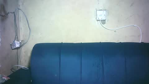 pretty_milan online show from 12/21/25, 09:05