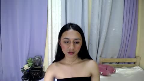 Snapshot of pretty_morenaxx chatting on 01/22/25, 03:18 Marimar online show from 01/22/25, 03:18