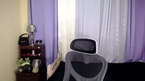 Snapshot of pretty_morenaxx chatting on 03/07/25, 12:01 Marimar online show from 03/07/25, 12:01