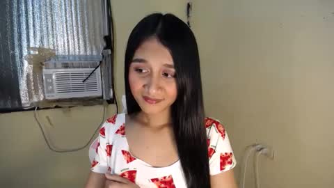 Snapshot of pretty_morenaxx chatting on 10/06/25, 12:02 Marimar online show from 10/06/25, 12:02