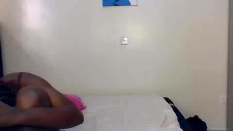 naya online show from 11/26/25, 06:36