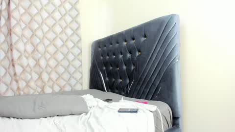 pretty_peshy online show from 04/22/26, 07:11