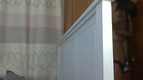 Snapshot of pretty_petite24 chatting on 12/05/24, 10:33 pretty_petite24 online show from 12/05/24, 10:33