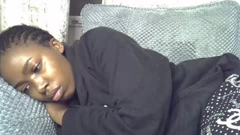 pretty_petite24 online show from 07/27/26, 11:12