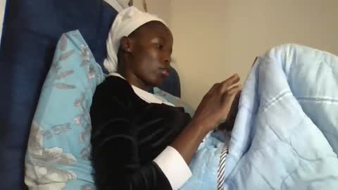 pretty_petite_ebony online show from 12/20/25, 07:59