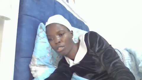 pretty_petite_ebony online show from 12/20/25, 08:05