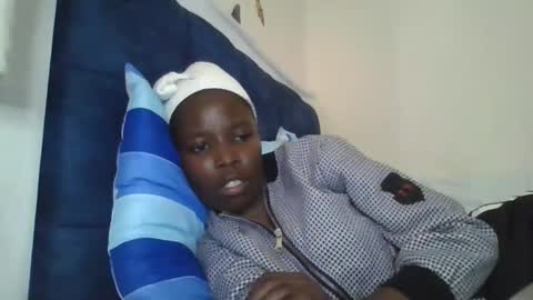 pretty_petite_ebony online show from 12/21/25, 08:32