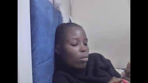 pretty_petite_ebony online show from 04/17/26, 01:19