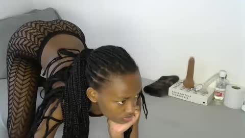 Pretty doll online show from 11/02/25, 11:01