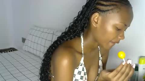 Pretty doll online show from 01/10/26, 11:12