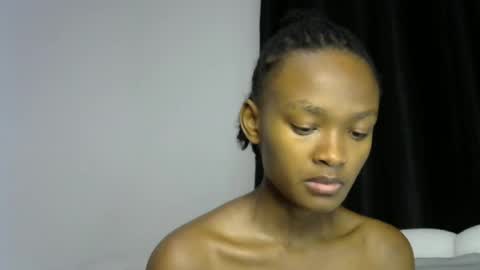 Snapshot of pretty_queennie chatting on 06/28/26, 09:10 Pretty doll online show from 06/28/26, 09:10