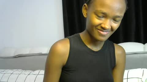 Snapshot of pretty_queennie chatting on 08/01/26, 06:51 Pretty doll online show from 08/01/26, 06:51
