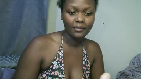 pretty_shanz online show from 10/17/25, 08:22