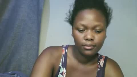 pretty_shanz online show from 10/19/25, 04:13