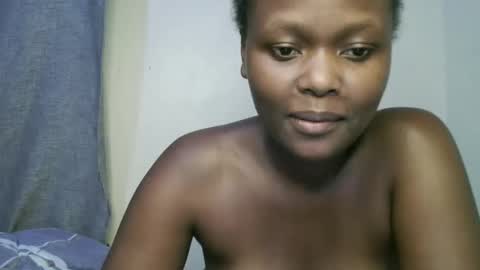 pretty_shanz online show from 10/19/25, 04:18