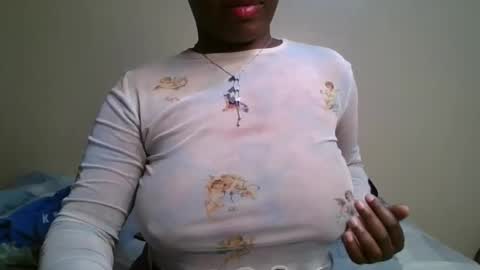 pretty_shila online show from 10/21/25, 10:43