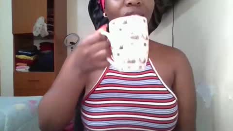 pretty_shila online show from 04/05/26, 11:29